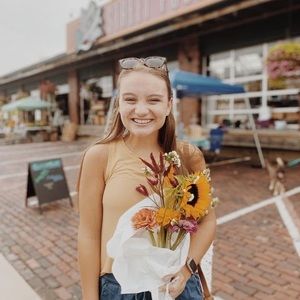 Meet your Posher, Abbie